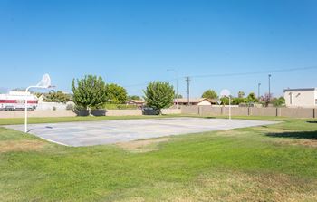 Dominium-Desert Palms-Basketball Court